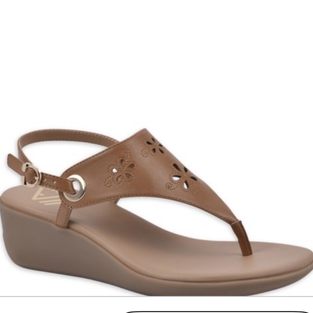 💜AEROSOLES Women's Wedge Tan Floral Cut Outs in Faux Leather Sandal Size:6